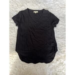 Cloth + Stone Women’s Sz. XS Black V Neck Short Slv. Blouse. Exc. Condition